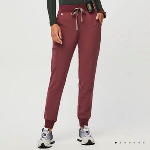 NWT FIGS Dark Cherry Zamora 2.0 Jogger Scrub Pants Petite Size XXS